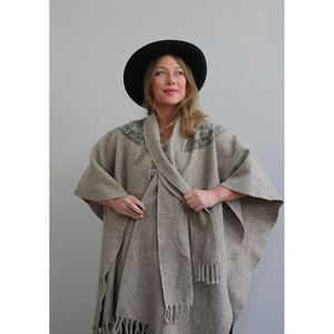 Alpaca Wool Fringe shawl open poncho cape jacket Y2K one size bohemian 1990s
